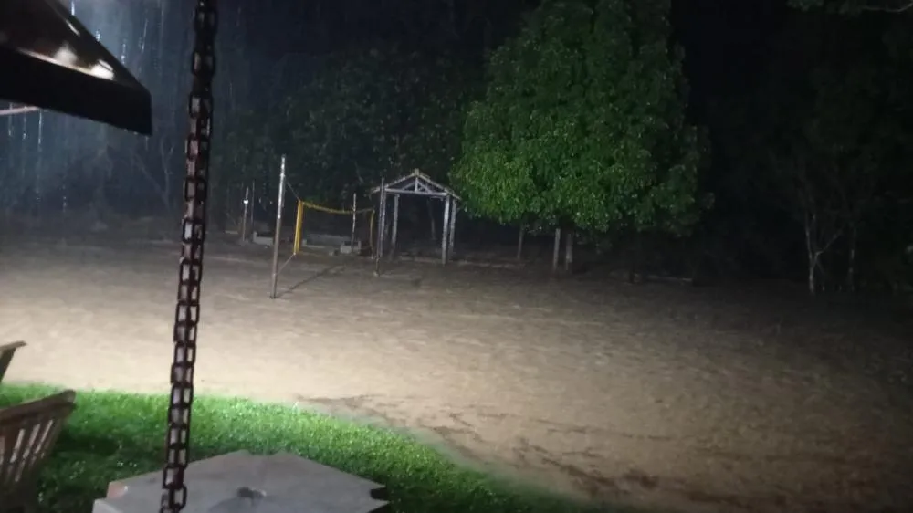 Fortes chuvas causam transtornos no Sana e Defesa Civil emite alerta de perigo